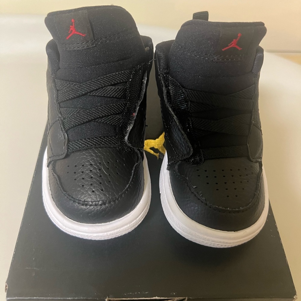 Kids Jordan Access ID Sneakers Size 5c